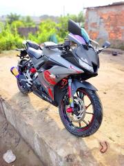 YAMAHA R15 V3